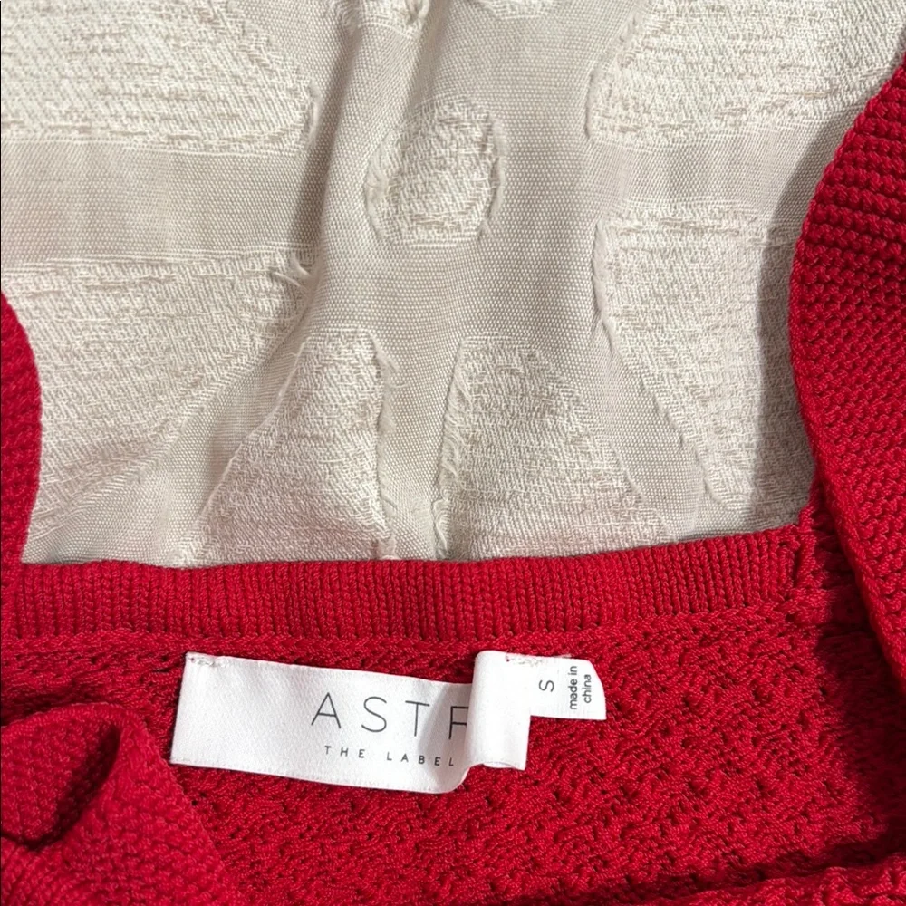 Astr Red Ribbed Crop Tank Top like new. Size small - Picture 2 of 8